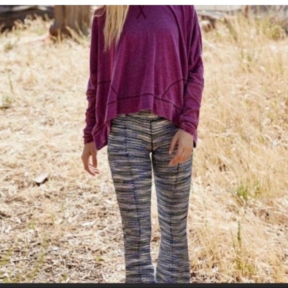 Free People On It Flare Leggings Blue XS New - Picture 3 of 7